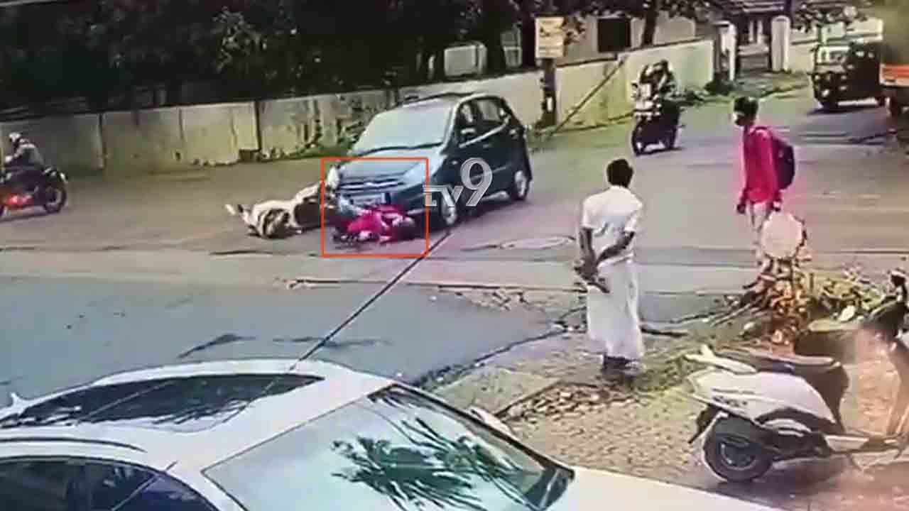 ಕಂಬಳದಲ್ಲಿ ಯುವತಿಯ ಮೇಲೆ ಕಾರು ಹರಿಸಿ ಎಳೆದೊಯ್ದ ಚಾಲಕ: CCTVಯಲ್ಲಿ ಸೆರೆ ಕಂಬಳದಲ್ಲಿ ಯುವತಿಯ ಮೇಲೆ ಕಾರು ಹರಿಸಿ ಎಳೆದೊಯ್ದ ಚಾಲಕ: CCTVಯಲ್ಲಿ ಸೆರೆ