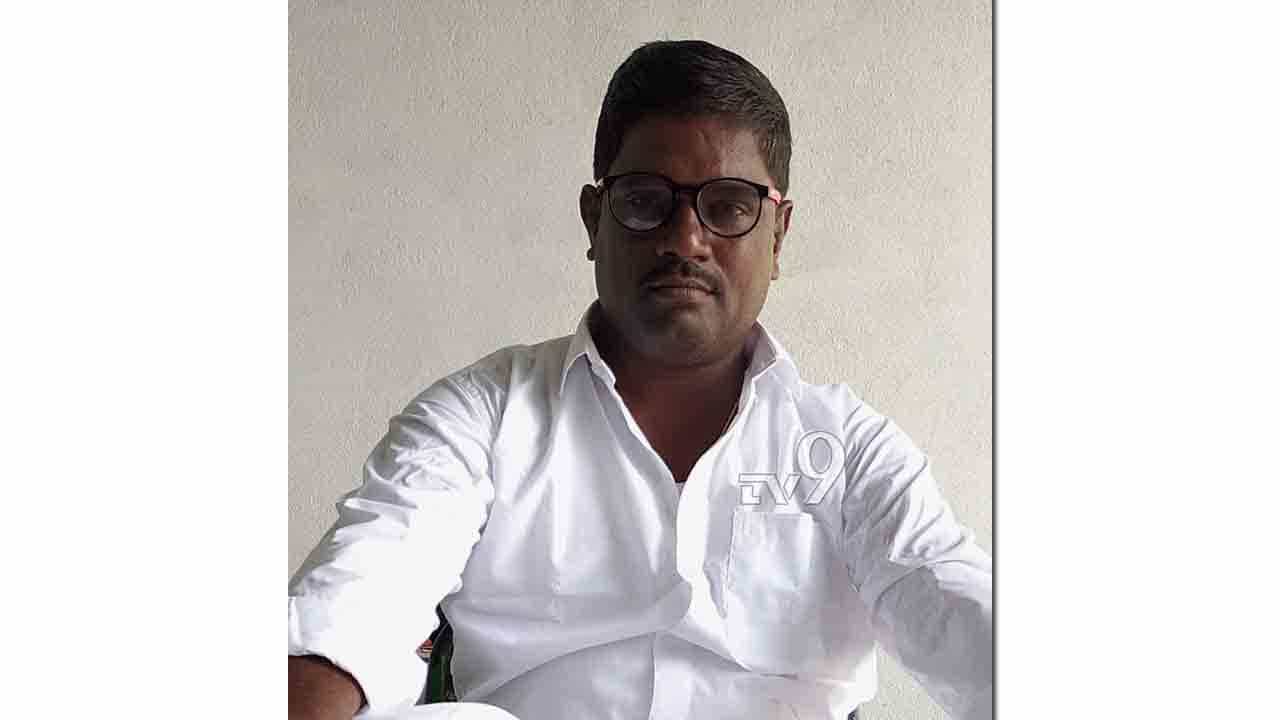 ಮನೆ ಮುಂದೆ ನೀರು ಚೆಲ್ಲಿದ್ದಕ್ಕೆ ದೇವಸ್ಥಾನದ ಮುಂದೆ ನೆತ್ತರು ಹರಿಸಿದರು ಮನೆ ಮುಂದೆ ನೀರು ಚೆಲ್ಲಿದ್ದಕ್ಕೆ ದೇವಸ್ಥಾನದ ಮುಂದೆ ನೆತ್ತರು ಹರಿಸಿದರು
