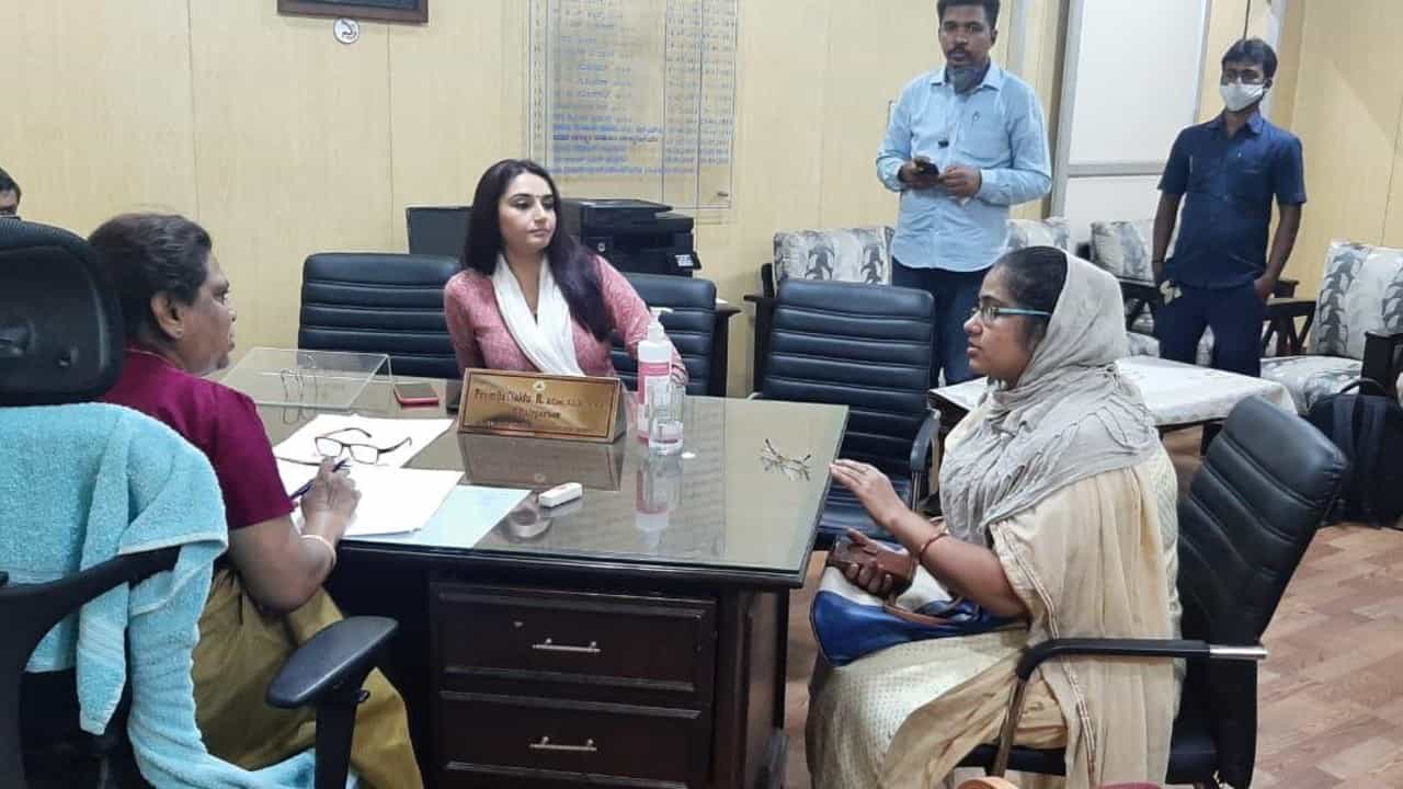 ಪತಿಯಿಂದ ನೊಂದ ಮಹಿಳೆಗೆ ನೆರವಾದ ‘ತುಪ್ಪದ ಬೆಡಗಿ’ ರಾಗಿಣಿ ಪತಿಯಿಂದ ನೊಂದ ಮಹಿಳೆಗೆ ನೆರವಾದ ‘ತುಪ್ಪದ ಬೆಡಗಿ’ ರಾಗಿಣಿ