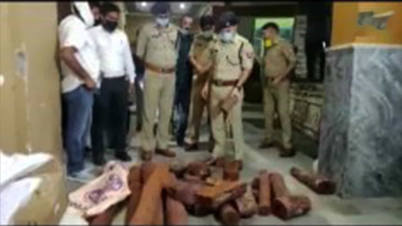 50 ಕೋಟಿ ರೂ. ಬೆಲೆಯ ಶ್ರೀಗಂಧ ವಶ, ಎಲ್ಲಿ? 50 ಕೋಟಿ ರೂ. ಬೆಲೆಯ ಶ್ರೀಗಂಧ ವಶ, ಎಲ್ಲಿ?