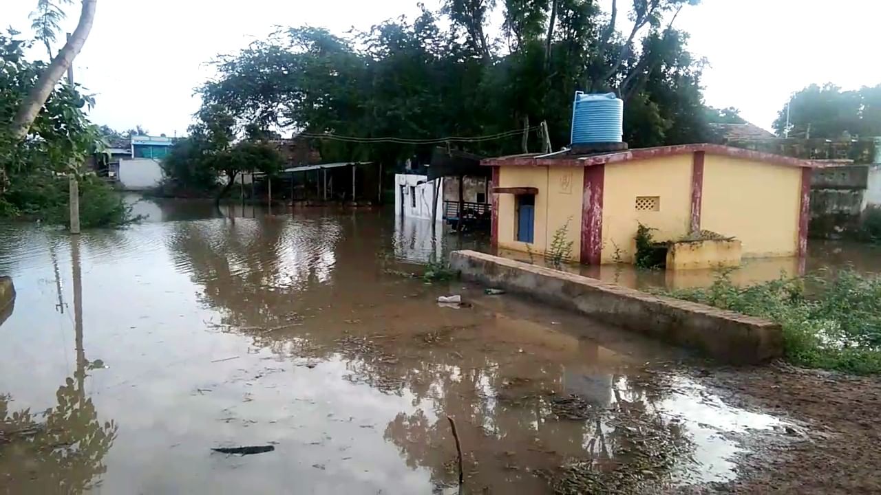 ನಮಗೆ ಸರ್ಕಾರದಿಂದ ಹಣ ಬೇಡ, ಊಟ ಬೇಡ.. ಸ್ಥಳಾಂತರ ಮಾಡಿ ಸಾಕು ಹೀಗಂದವರು ಯಾರು? Kannada News Due to over