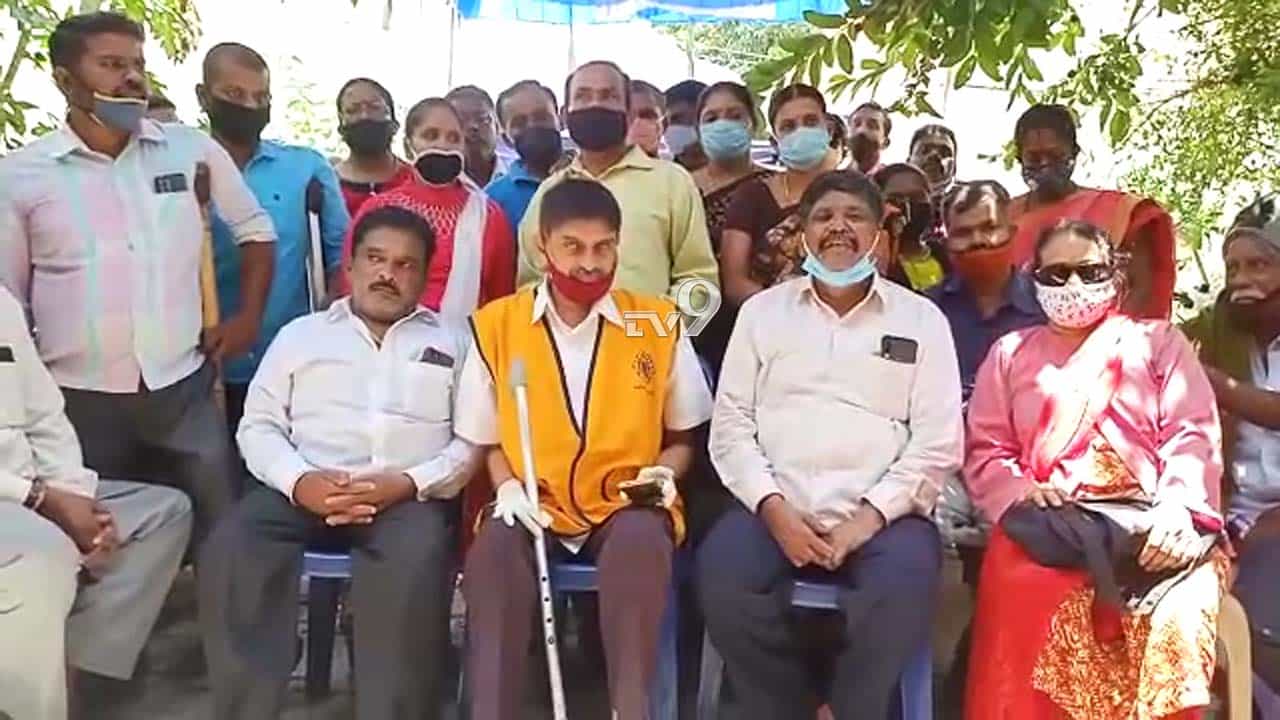 8 ತಿಂಗಳಿಂದ ಮಾಸಾಶನ ಬಿಡುಗಡೆ ಮಾಡದ ಸರ್ಕಾರ.. ನೂರಾರು ದಿವ್ಯಾಂಗರು ಬೀದಿಪಾಲು 8 ತಿಂಗಳಿಂದ ಮಾಸಾಶನ ಬಿಡುಗಡೆ ಮಾಡದ ಸರ್ಕಾರ.. ನೂರಾರು ದಿವ್ಯಾಂಗರು ಬೀದಿಪಾಲು