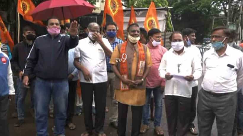 ಕೇಸ್ ದಾಖಲಿಸುವುದಾದ್ರೆ ಶ್ರೀನಿವಾಸಮೂರ್ತಿಗೆ ವಿಹಿಂಪ ಅಖಂಡ ಬೆಂಬಲ