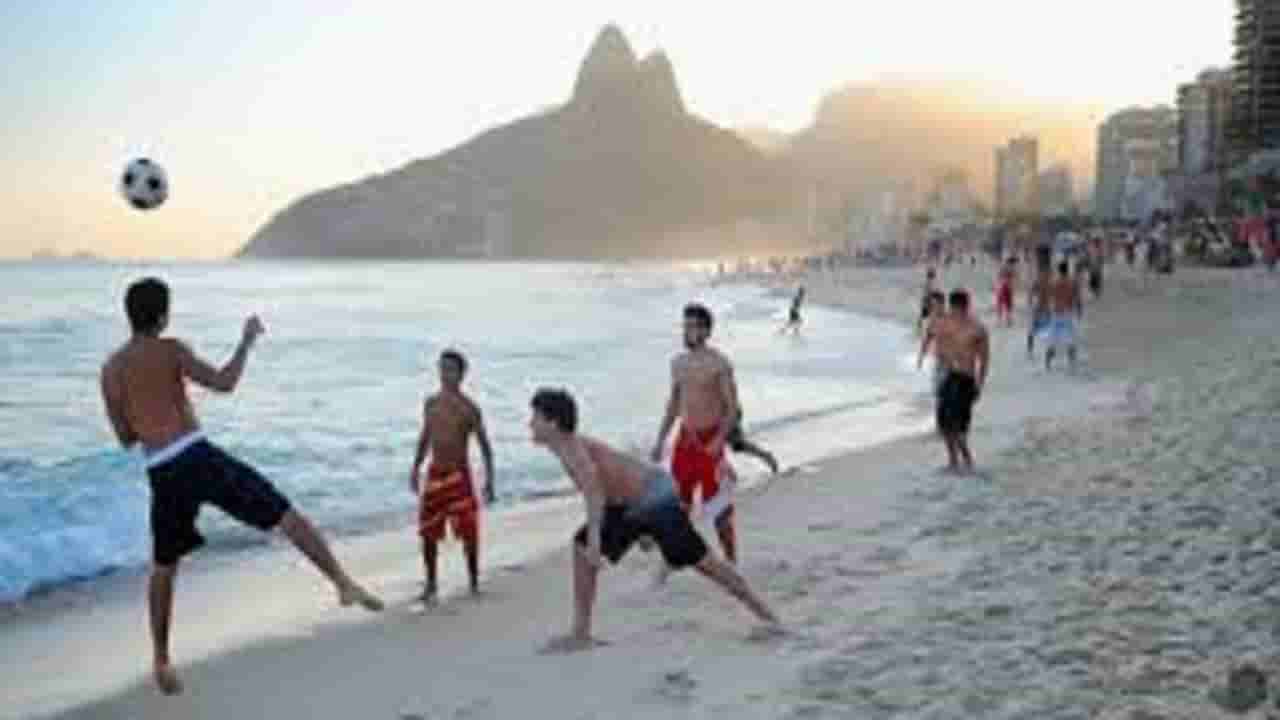 Top News: ಕೊರೊನಾ ಮರೆತು ಬೀಚ್ನಲ್ಲಿ ಮೋಜು ಮಾಡುತ್ತಿದ್ದವರಿಗೆ ಬಿತ್ತು ಫೈನ್!