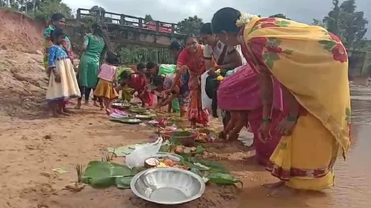 ಹೇಮಾವತಿಯಲ್ಲಿ ಮುಳುಗಿ, ಶಿವನ ಮುಡಿ ಸೇರಿದ ಗೌರಿ! ಹೇಮಾವತಿಯಲ್ಲಿ ಮುಳುಗಿ, ಶಿವನ ಮುಡಿ ಸೇರಿದ ಗೌರಿ!