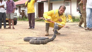 ಮತಾಂತರವಾಯ್ತು ಅಡ್ಡಿ.. ಮೃತ ನಾರಾಯಣಾಚಾರ್ ಪುತ್ರಿಯರಿಂದ ಸರ್ಕಾರದ ಚೆಕ್ ವಾಪಸ್