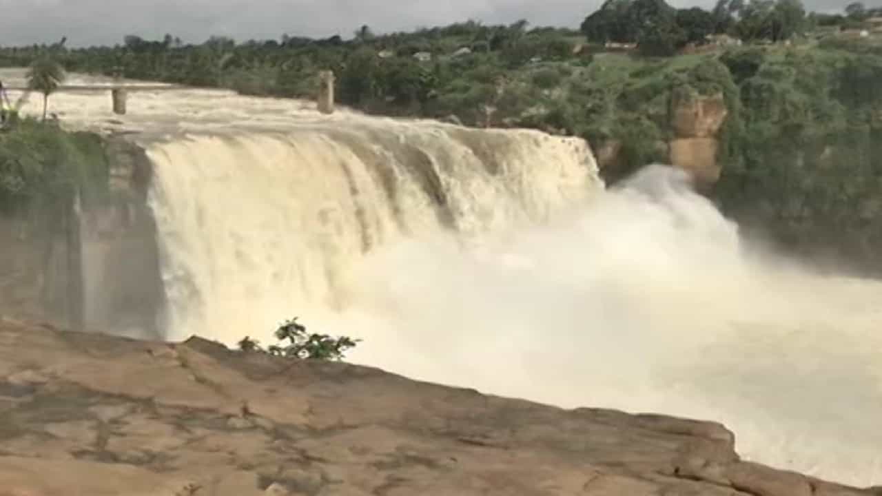 ಧುಮುಕಿ, ಧುಮ್ಮಿಕ್ಕಿ ಹರಿಯುತ್ತಿದ್ದಾಳೆ ಭಾರತದ ನಯಾಗರ!