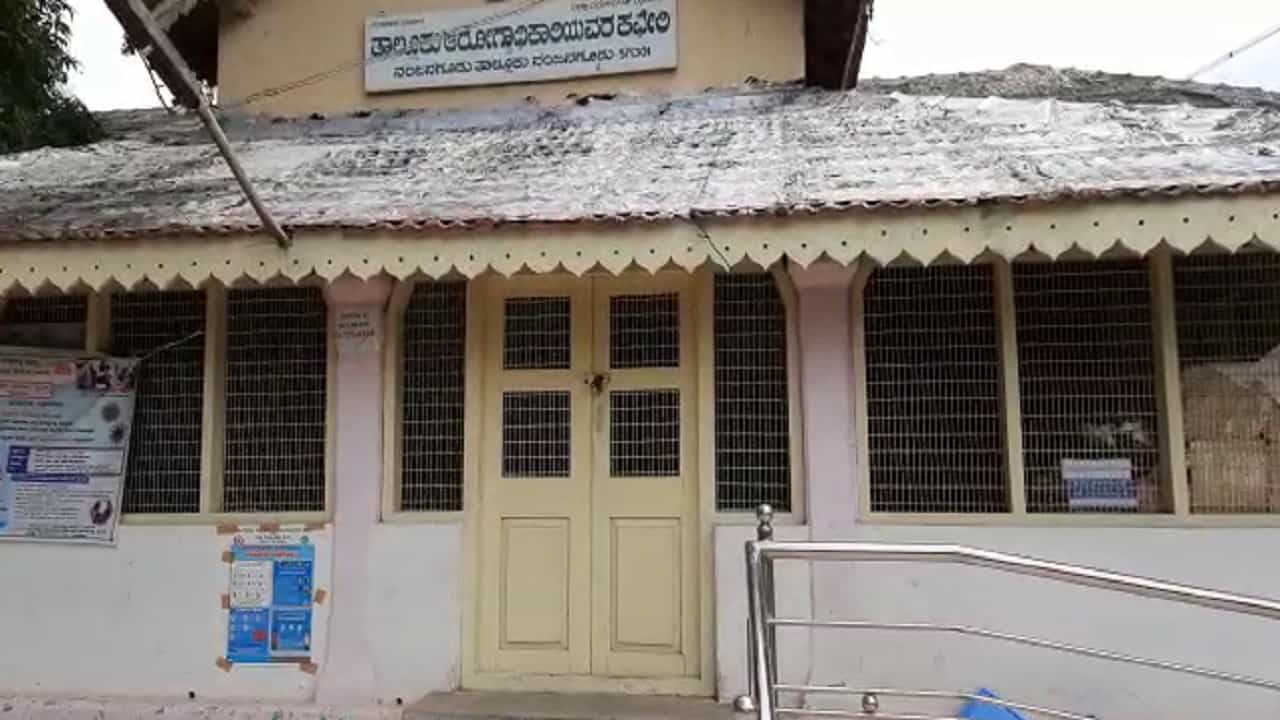 ಕೊರೊನಾ ವಾರಿಯರ್ ವೈದ್ಯ.. ಕೆಲಸದ ಒತ್ತಡದಿಂದ ಆತ್ಮಹತ್ಯೆ ಮಾಡ್ಕೊಂಡಿರುವ ಶಂಕೆ
