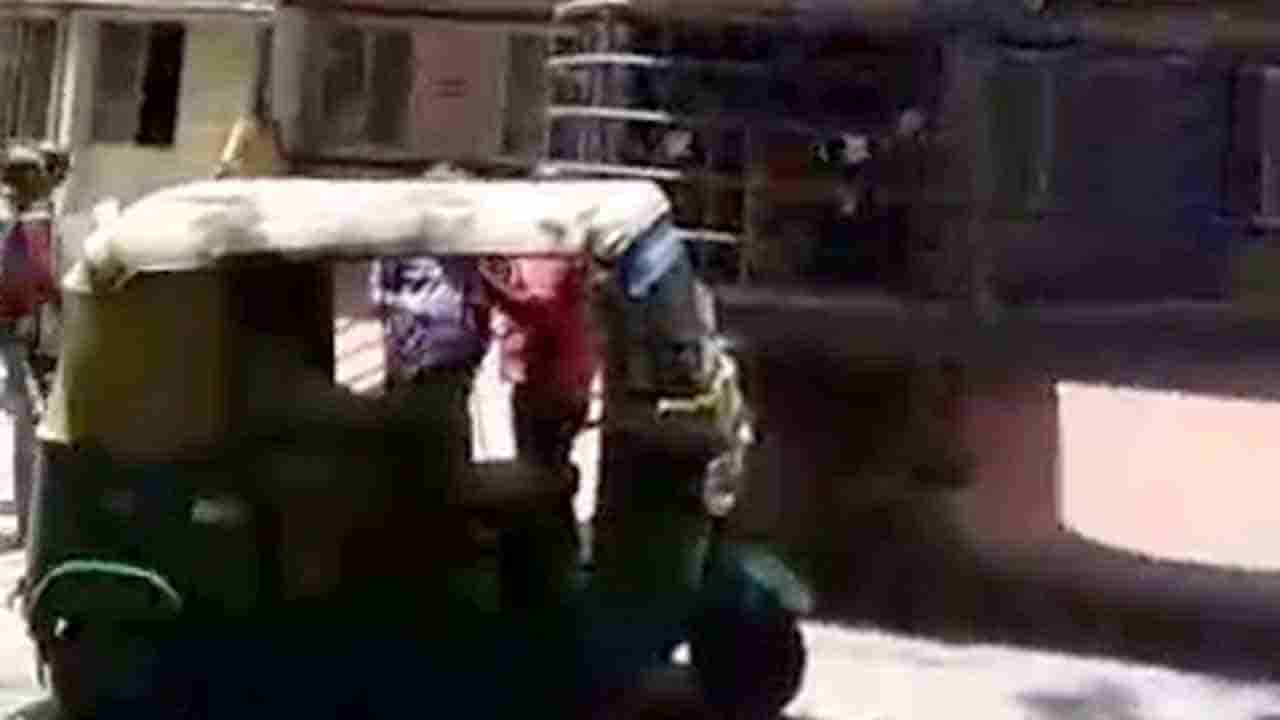 ಖಾಸಗಿ ಆಸ್ಪತ್ರೆ ನಿರ್ಲಕ್ಷ್ಯಕ್ಕೆ ಆಟೋದಲ್ಲೇ ವ್ಯಕ್ತಿ ಸಾವು