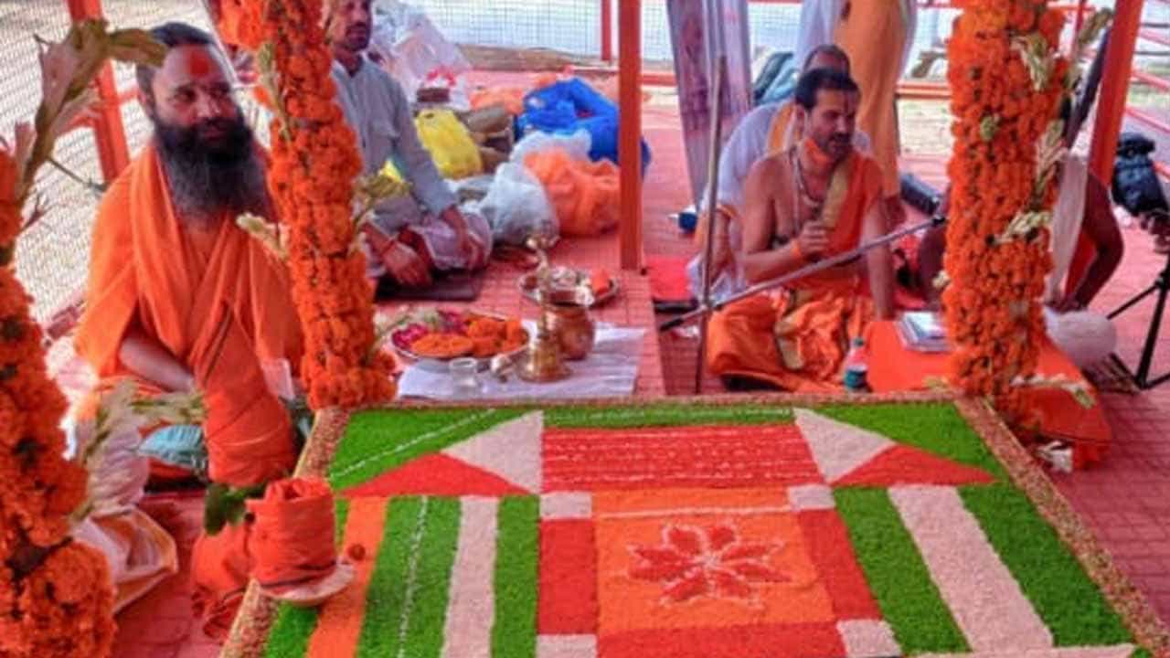 ರಾಮ ಮಂದಿರ ಭೂಮಿ ಪೂಜೆ ಸಮಾರಂಭ: ಅಯೋಧ್ಯೆಯಲ್ಲಿ ಸಾಗಿದೆ ಭರ್ಜರಿ ತಯಾರಿ! ರಾಮ ಮಂದಿರ ಭೂಮಿ ಪೂಜೆ ಸಮಾರಂಭ: ಅಯೋಧ್ಯೆಯಲ್ಲಿ ಸಾಗಿದೆ ಭರ್ಜರಿ ತಯಾರಿ!