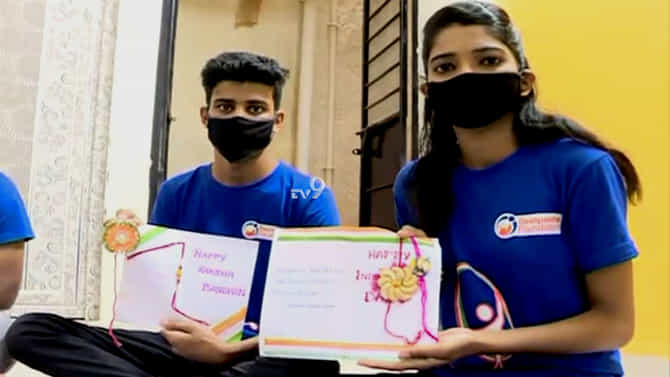 ಗಡಿಯಲ್ಲಿರುವ ಯೋಧರಿಗಾಗಿ ಕಾಲೇಜು ವಿದ್ಯಾರ್ಥಿನಿಯರು ಕಳಿಸಿದರು ವಿಶೇಷ ರಾಖಿ!