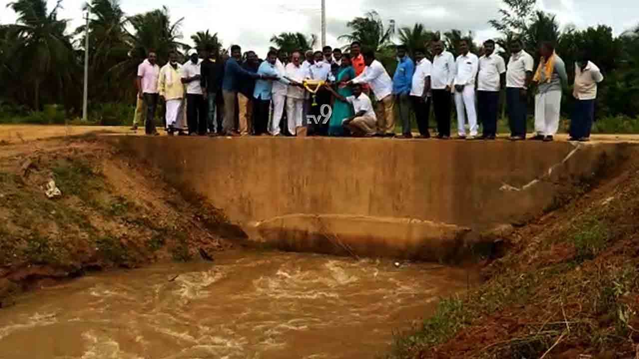 ಶಾಸಕ ಸತ್ತು ತಿಂಗಳಾಗಿಲ್ಲ, ಆಗಲೇ ಶುರವಾಯ್ತು ಉಪಚುನಾವಣೆ ರಾಜಕೀಯ! ಶಾಸಕ ಸತ್ತು ತಿಂಗಳಾಗಿಲ್ಲ, ಆಗಲೇ ಶುರವಾಯ್ತು ಉಪಚುನಾವಣೆ ರಾಜಕೀಯ!