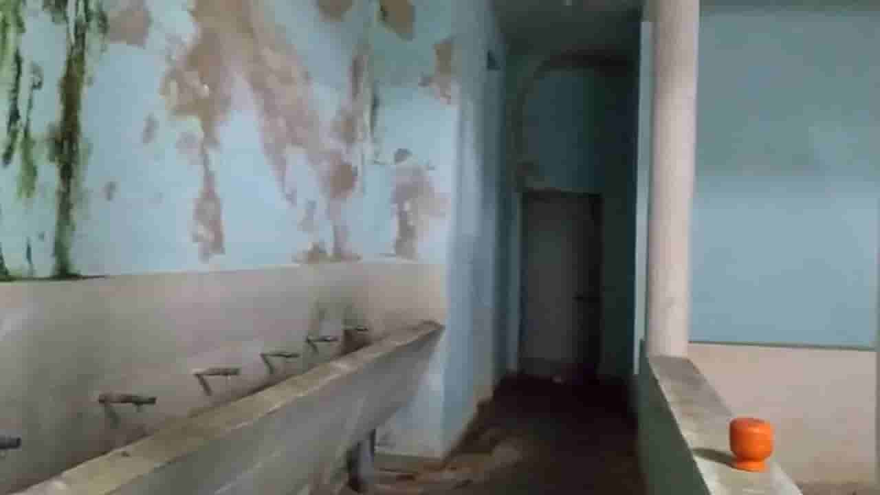 ಸೋಂಕಿತರ ರಕ್ತ ಹೀರುತ್ತಿವೆ ಸೊಳ್ಳೆಗಳು.. ಅವ್ಯವಸ್ಥೆಯ ಆಗರ ಈ ಕೊವಿಡ್ ಕೇರ್ ಸೆಂಟರ್