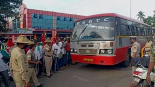 ಆಂಬ್ಯುಲೆನ್ಸ್​ ವಾಹನಕ್ಕೆ ದಾರಿ ಮಾಡಿಕೊಟ್ಟು, ಮತ್ತೆ ಧರಣಿ ಶುರು..