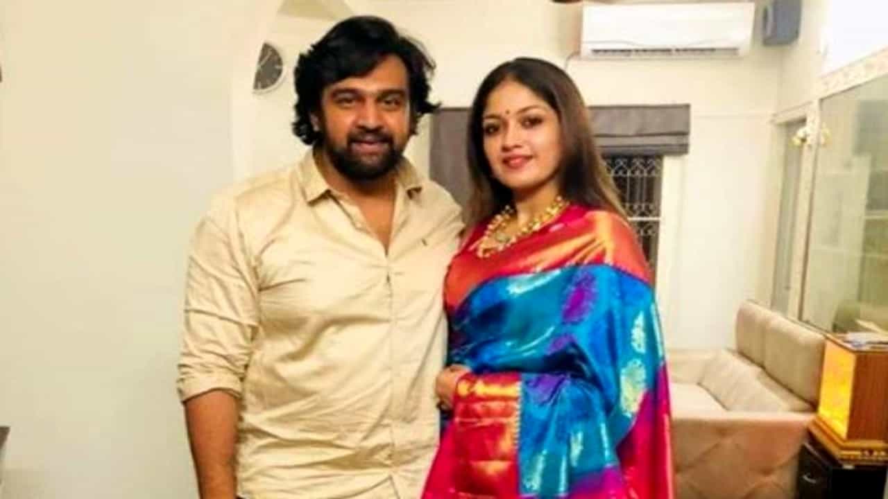 ಫಿಲ್ಮ್ ಚೇಂಬರ್ಗೆ ಚಿರು ಪತ್ನಿ ಮೇಘನಾ ರಾಜ್ ದೂರು ಫಿಲ್ಮ್ ಚೇಂಬರ್ಗೆ ಚಿರು ಪತ್ನಿ ಮೇಘನಾ ರಾಜ್ ದೂರು