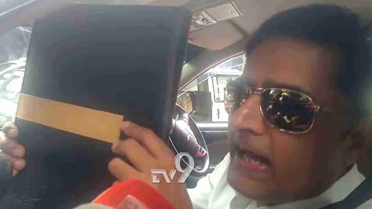 ‘ಸರ್ಕಾರಕ್ಕೆ ಹೊಸ ಆದಾಯ ತಂದು ಕೊಡ್ತಿದ್ದೇನೆ, ಈ ಫೈಲ್​ನಲ್ಲಿದೆ ಜಮೀರ್​ ಆಸ್ತಿ ದಾಖಲೆ’
