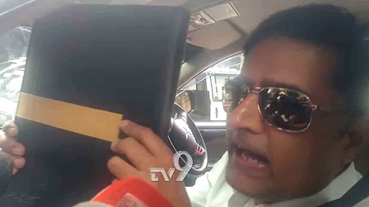 ‘ಸರ್ಕಾರಕ್ಕೆ ಹೊಸ ಆದಾಯ ತಂದು ಕೊಡ್ತಿದ್ದೇನೆ, ಈ ಫೈಲ್​ನಲ್ಲಿದೆ ಜಮೀರ್​ ಆಸ್ತಿ ದಾಖಲೆ’