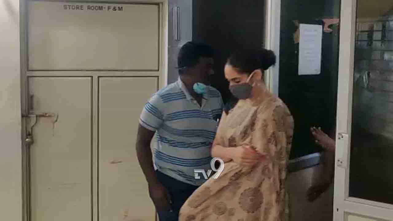 CCB ಬಂಧನದಲ್ಲಿ ನಟಿ ರಾಗಿಣಿ: ಸಾಮಾನ್ಯ ಆರೋಪಿ, ಯಾವುದೇ VIP ಟ್ರೀಟ್ಮೆಂಟ್ ಇಲ್ಲ CCB ಬಂಧನದಲ್ಲಿ ನಟಿ ರಾಗಿಣಿ: ಸಾಮಾನ್ಯ ಆರೋಪಿ, ಯಾವುದೇ VIP ಟ್ರೀಟ್ಮೆಂಟ್ ಇಲ್ಲ