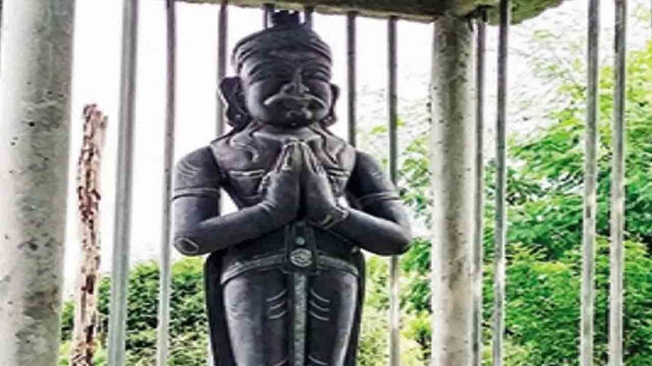 ಬದುಕೆಲ್ಲ ಚಿಂದಿ ಆಯುತ್ತಾ.. ಕೊನೆಗೆ ತನ್ನದೇ ಪುತ್ಥಳಿ ನಿರ್ಮಿಸಿಕೊಂಡ ಆ ವ್ಯಕ್ತಿ! ಎಲ್ಲಿ? ಬದುಕೆಲ್ಲ ಚಿಂದಿ ಆಯುತ್ತಾ.. ಕೊನೆಗೆ ತನ್ನದೇ ಪುತ್ಥಳಿ ನಿರ್ಮಿಸಿಕೊಂಡ ಆ ವ್ಯಕ್ತಿ! ಎಲ್ಲಿ?