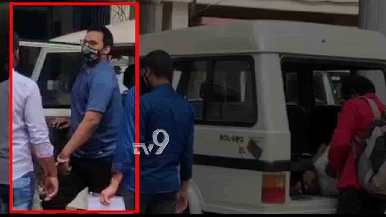ರಾಗಿಣಿ ಆಪ್ತನ ಮಾಜಿ ಪತ್ನಿಗೆ CCB ಅಧಿಕಾರಿಗಳಿಂದ ನೋಟಿಸ್ ರಾಗಿಣಿ ಆಪ್ತನ ಮಾಜಿ ಪತ್ನಿಗೆ CCB ಅಧಿಕಾರಿಗಳಿಂದ ನೋಟಿಸ್