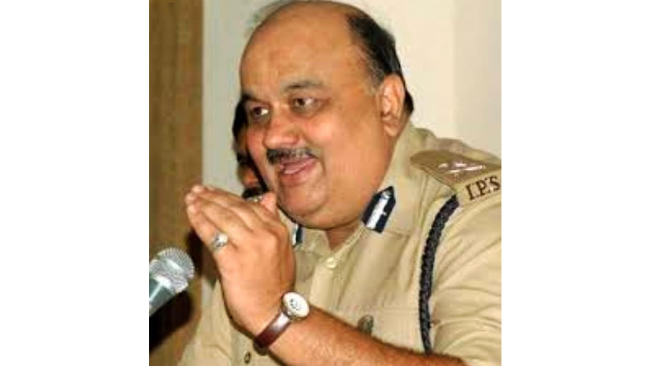 ಗುಂಡೇಟಿನಿಂದ ಗಾಯಗೊಂಡ ಹಿರಿಯ IPS ಅಧಿಕಾರಿ RP ಶರ್ಮಾ, ಆಸ್ಪತ್ರೆಗೆ ದಾಖಲು ಗುಂಡೇಟಿನಿಂದ ಗಾಯಗೊಂಡ ಹಿರಿಯ IPS ಅಧಿಕಾರಿ RP ಶರ್ಮಾ, ಆಸ್ಪತ್ರೆಗೆ ದಾಖಲು