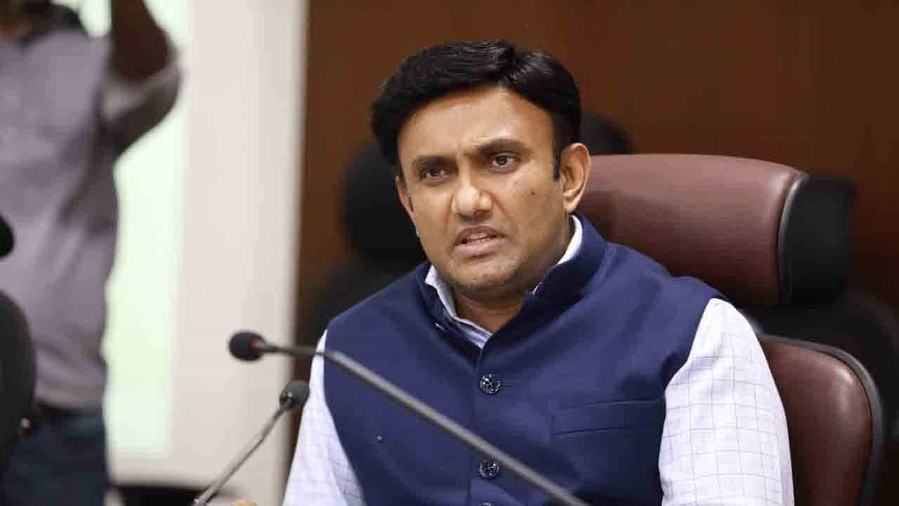 ಹೈದರಾಬಾದ್ ಮಹಾನಗರ ಪಾಲಿಕೆ ಚುನಾವಣೆಯಲ್ಲಿ ಸುಧಾಕರ್, ಸತೀಶ್ ಉಸ್ತುವಾರಿಗಳು | Sudhakar and Satish Reddy to campaign in Hyderabad palike polls ಹೈದರಾಬಾದ್ ಮಹಾನಗರ ಪಾಲಿಕೆ ಚುನಾವಣೆಯಲ್ಲಿ ಸುಧಾಕರ್, ಸತೀಶ್ ಉಸ್ತುವಾರಿಗಳು | Sudhakar and Satish Reddy to campaign in Hyderabad palike polls