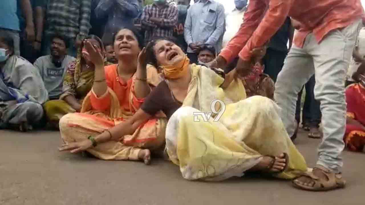 ಕೊರೊನಾದಿಂದ ಸಾವು, ಬಿಲ್ ಪಾವತಿಗೆ ರಂಪಾಟ: ಖಾಸಗಿ ಆಸ್ಪತ್ರೆ ಎದುರು ತಮಟೆ ಹೋರಾಟ ಕೊರೊನಾದಿಂದ ಸಾವು, ಬಿಲ್ ಪಾವತಿಗೆ ರಂಪಾಟ: ಖಾಸಗಿ ಆಸ್ಪತ್ರೆ ಎದುರು ತಮಟೆ ಹೋರಾಟ