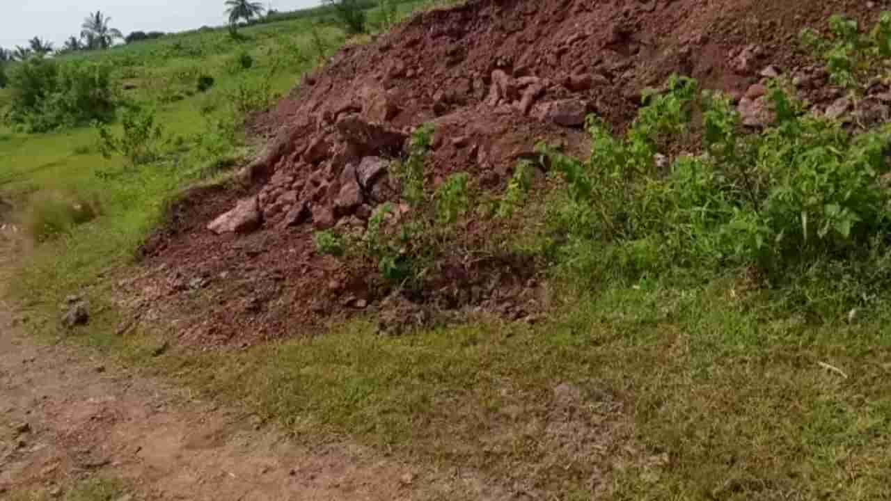 ಸತ್ತ ಎಮ್ಮೆಗಾಗಿ ಗುಂಡಿ ತೋಡಿಸಿ.. ಗಂಡನನ್ನೇ ಹೂತು ಹಾಕಿದಳು ಐನಾತಿ ಮಳ್ಳಿ!