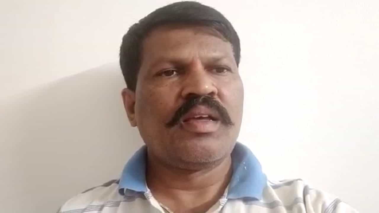 ಸಚಿವರೇ ತೀರ್ಮಾನಿಸಿ ರಾಜ್ಯದ ತೀರ್ಮಾನ ಅನ್ತಾರೆ..! ಸಚಿವ ಸುರೇಶ್ಗೆ ಗೂಳಿಹಟ್ಟಿ ಟಾಂಗ್ ಸಚಿವರೇ ತೀರ್ಮಾನಿಸಿ ರಾಜ್ಯದ ತೀರ್ಮಾನ ಅನ್ತಾರೆ..! ಸಚಿವ ಸುರೇಶ್ಗೆ ಗೂಳಿಹಟ್ಟಿ ಟಾಂಗ್