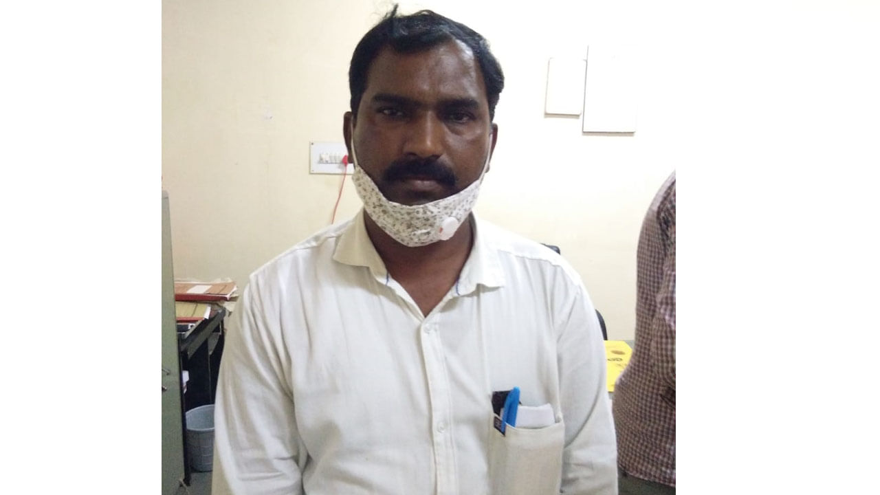 ಲಂಚಕ್ಕೆ ಕೈಯೊಡ್ಡಿದ FDA ಎಸಿಬಿ ಬಲೆಗೆ ಬಿದ್ದ ಲಂಚಕ್ಕೆ ಕೈಯೊಡ್ಡಿದ FDA ಎಸಿಬಿ ಬಲೆಗೆ ಬಿದ್ದ