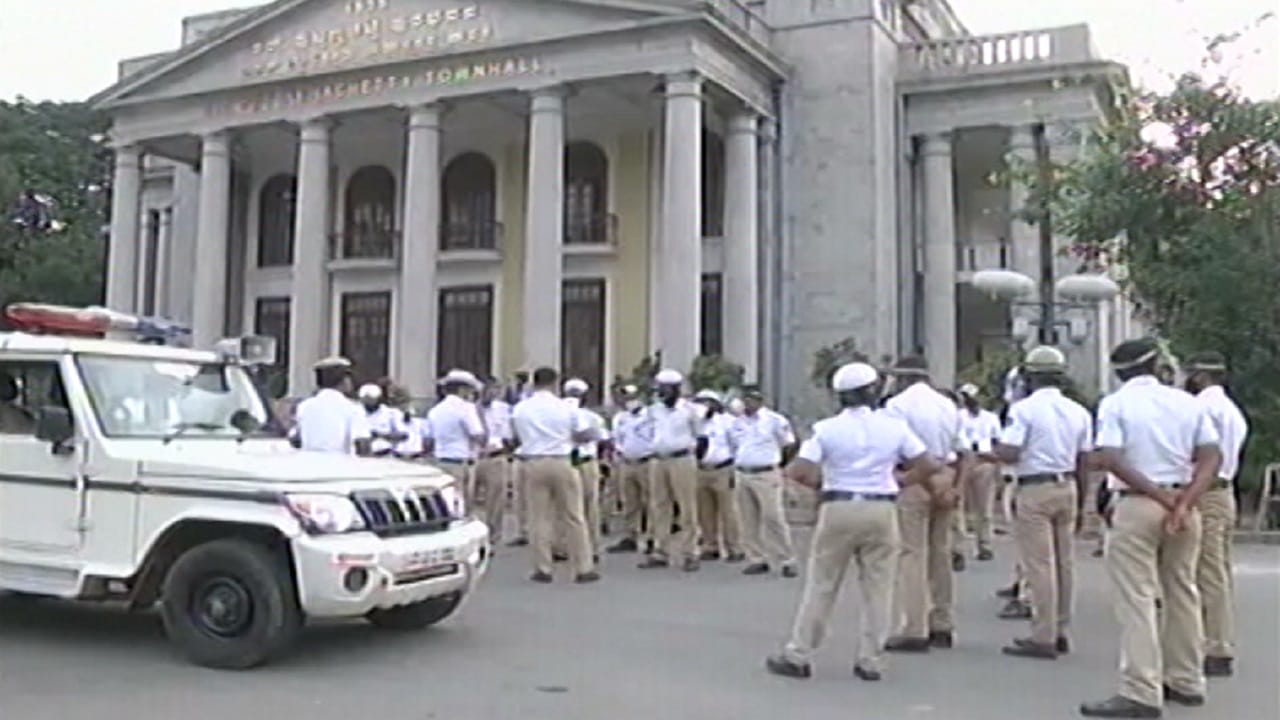 ಸಿಲಿಕಾನ್ ಸಿಟಿ ಜನರೇ ಇಂದು ರಸ್ತೆಗೆ ಇಳಿಯದಿದ್ದರೆಯೇ ಒಳಿತು ಸಿಲಿಕಾನ್ ಸಿಟಿ ಜನರೇ ಇಂದು ರಸ್ತೆಗೆ ಇಳಿಯದಿದ್ದರೆಯೇ ಒಳಿತು