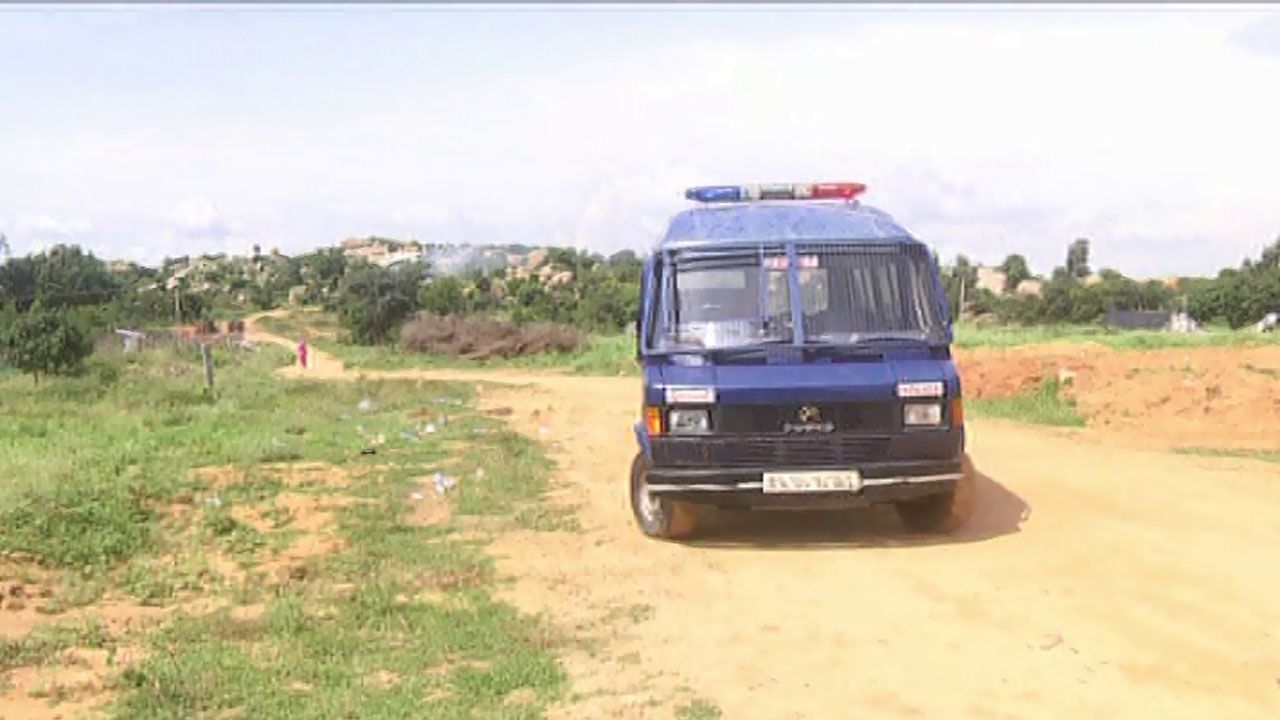 ಭೂಗಳ್ಳರ ಕರಾಮತ್ತು: ಬೆಟ್ಟವೇ ಕರಗಿ ರಾತ್ರೋ ರಾತ್ರಿ ಮಣ್ಣಾಯ್ತು, ಜಿಲ್ಲಾಧಿಕಾರಿಯೇ ಶಾಕ್..