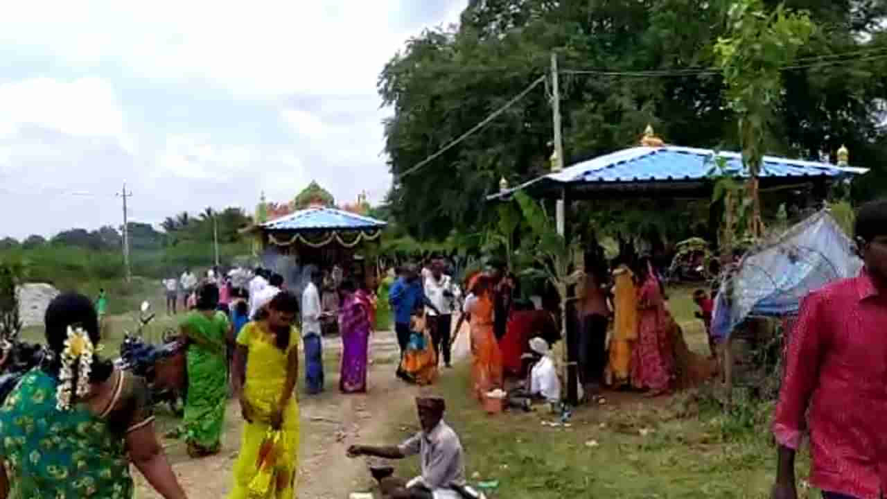ಆದೇಶ ಉಲ್ಲಂಘಿಸಿ ಮಲ್ಲಾಶ್ರಮ್ಮ ಮಸಣಮ್ಮ ಜಾತ್ರೆ, ಆಯೋಜಕರ ವಿರುದ್ಧ ಕ್ರಮಕ್ಕೆ ಆಗ್ರಹ
