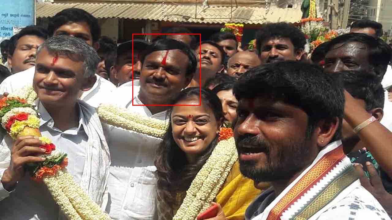 12.60 ಲಕ್ಷ ರೂ. ಪಂಚಾಯಿತಿ ಹಣ ನುಂಗಿದ ಆರೋಪ: MLA ಕೃಷ್ಣಬೈರೇಗೌಡ ಬೆಂಬಲಿಗ ಖಾಕಿ ವಶಕ್ಕೆ 12.60 ಲಕ್ಷ ರೂ. ಪಂಚಾಯಿತಿ ಹಣ ನುಂಗಿದ ಆರೋಪ: MLA ಕೃಷ್ಣಬೈರೇಗೌಡ ಬೆಂಬಲಿಗ ಖಾಕಿ ವಶಕ್ಕೆ