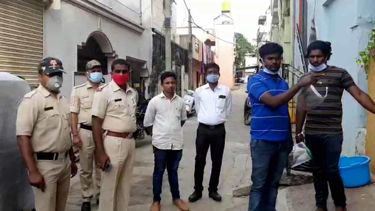 ಪಿತೃಪಕ್ಷದಂದು ಖದೀಮನ ಕೈಚಳಕ: ಗುಂಡೇಟು ತಿಂದು ಜೈಲಿಗೆ ಹೋಗಿದ್ದ ಕಳ್ಳ ಮತ್ತೆ ಸಿಕ್ಕಿ ಬಿದ್ದ ಪಿತೃಪಕ್ಷದಂದು ಖದೀಮನ ಕೈಚಳಕ: ಗುಂಡೇಟು ತಿಂದು ಜೈಲಿಗೆ ಹೋಗಿದ್ದ ಕಳ್ಳ ಮತ್ತೆ ಸಿಕ್ಕಿ ಬಿದ್ದ
