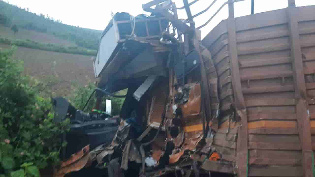 ಕಮತಗಿ ಕ್ರಾಸ್ ಬಳಿ ಸರಣಿ ಅಪಘಾತ: ಐದು ವಾಹನಗಳು ಜಖಂ