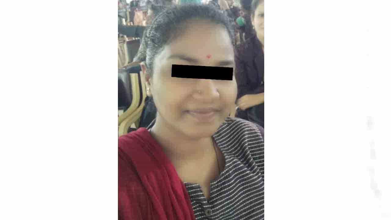 ವಿಜಯಪುರ: ನಿಶ್ಚಿತಾರ್ಥವಾಗಿದ್ದ ಎಂಕಾಂ ವಿದ್ಯಾರ್ಥಿನಿ ನೇಣಿಗೆ ಶರಣು ವಿಜಯಪುರ: ನಿಶ್ಚಿತಾರ್ಥವಾಗಿದ್ದ ಎಂಕಾಂ ವಿದ್ಯಾರ್ಥಿನಿ ನೇಣಿಗೆ ಶರಣು