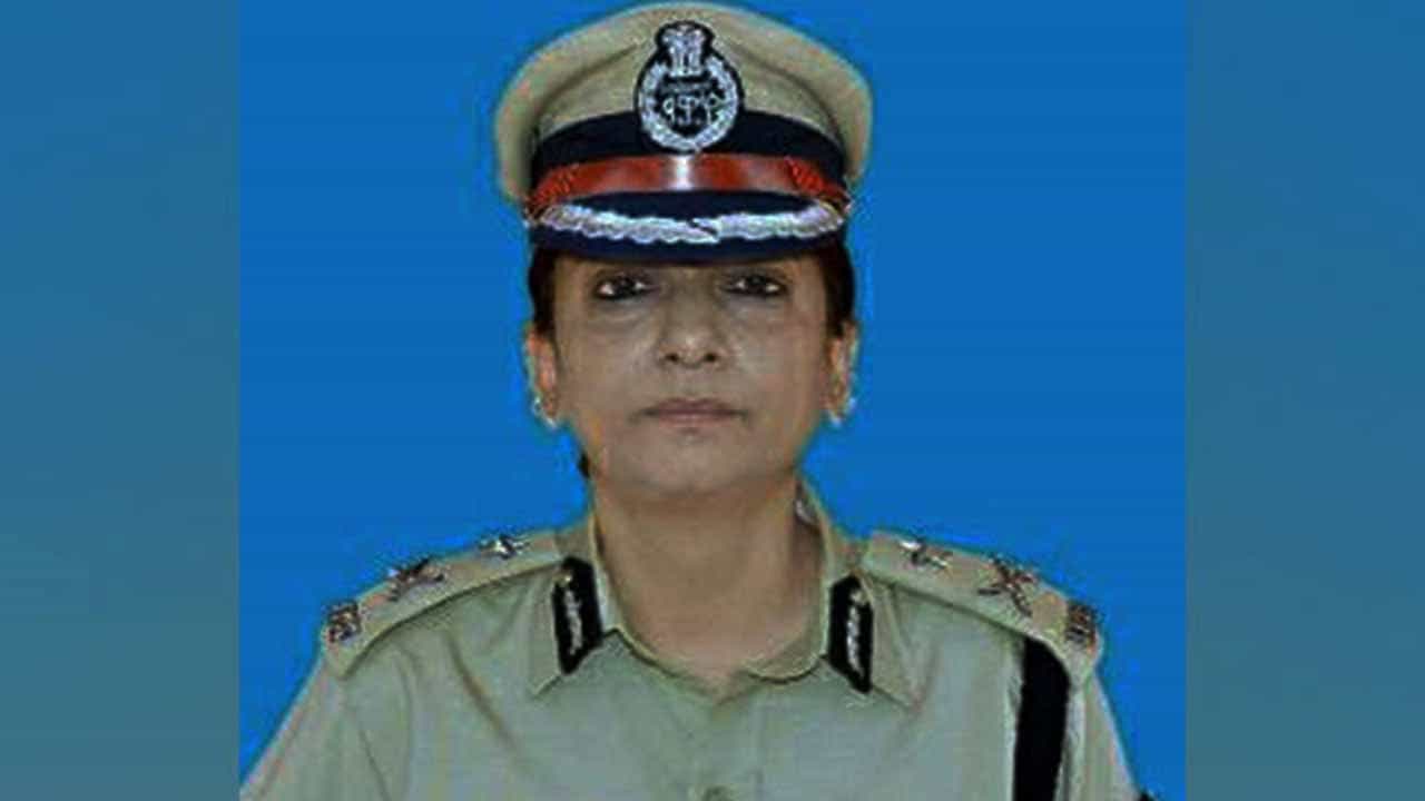 ಉಗ್ರರ ಸದೆಬಡಿಯಲು ಅಖಾಡಕ್ಕಿಳಿದ Lady ಸಿಂಗಂ ಚಾರು ಸಿನ್ಹಾ ಉಗ್ರರ ಸದೆಬಡಿಯಲು ಅಖಾಡಕ್ಕಿಳಿದ Lady ಸಿಂಗಂ ಚಾರು ಸಿನ್ಹಾ