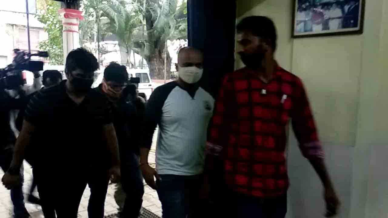 ಸ್ಯಾಂಡಲ್ವುಡ್ Drugs ಜಾಲ: A9 ಅಶ್ವಿನ್ ಅಲಿಯಾಸ್ ಭೋಗಿ ಸೆರೆ ಸ್ಯಾಂಡಲ್ವುಡ್ Drugs ಜಾಲ: A9 ಅಶ್ವಿನ್ ಅಲಿಯಾಸ್ ಭೋಗಿ ಸೆರೆ