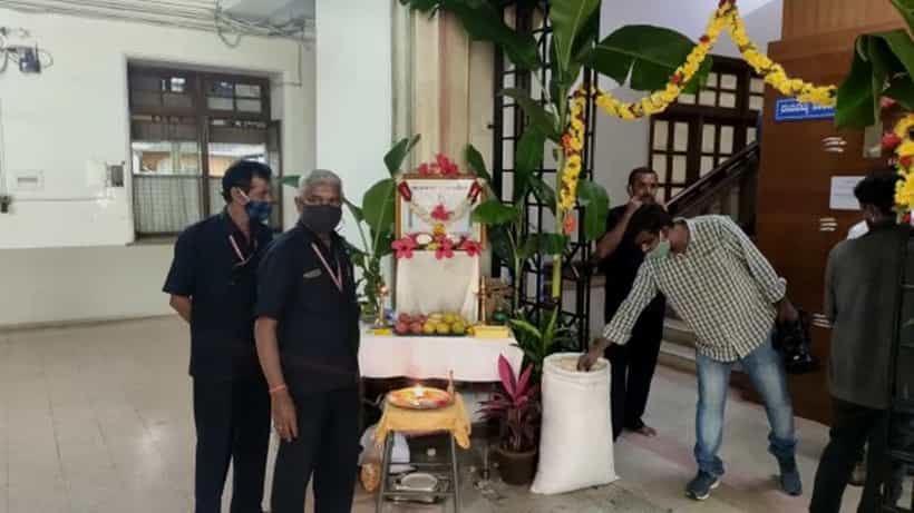 ನಾಳೆ ರಜೆ ಹಿನ್ನೆಲೆ.. ಶಕ್ತಿ ಕೇಂದ್ರದಲ್ಲಿ ಇಂದೇ ಆಯುಧ ಪೂಜೆ ಸಂಭ್ರಮ!