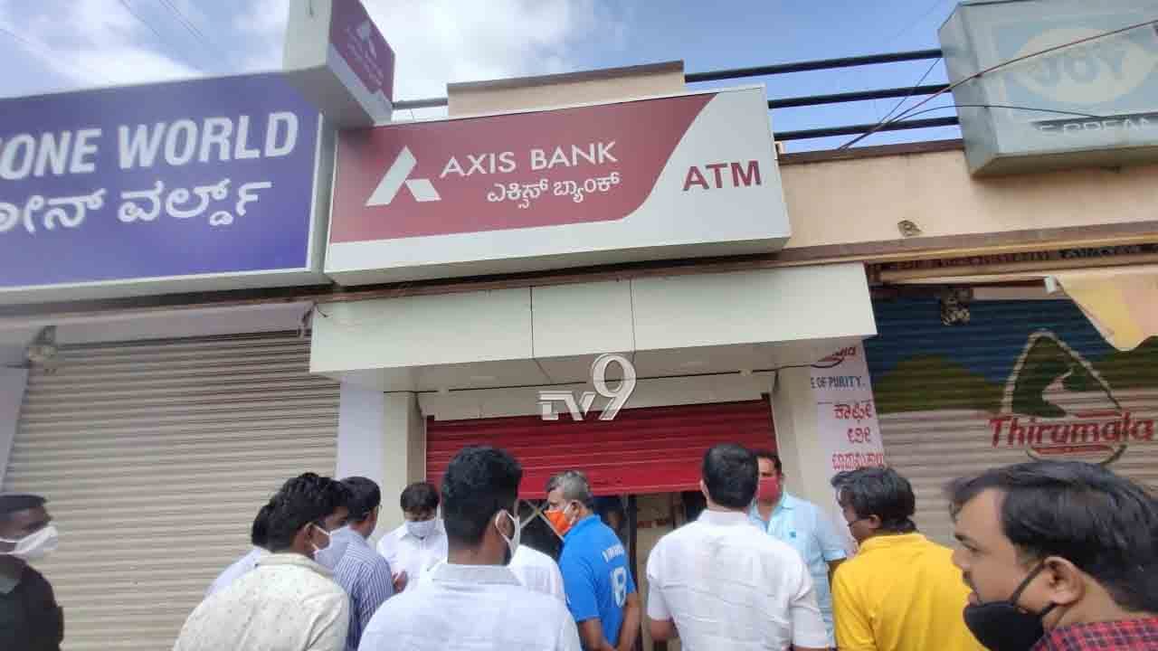 ಭದ್ರತೆ ಇಲ್ಲದ್ದನ್ನೇ ಎನ್​ಕ್ಯಾಷ್​ ಮಾಡ್ಕೊಂಡು.. ತಡರಾತ್ರಿ ATMಗೆ ಕನ್ನ, 11 ಲಕ್ಷ ದೋಚಿ ಎಸ್ಕೇಪ್