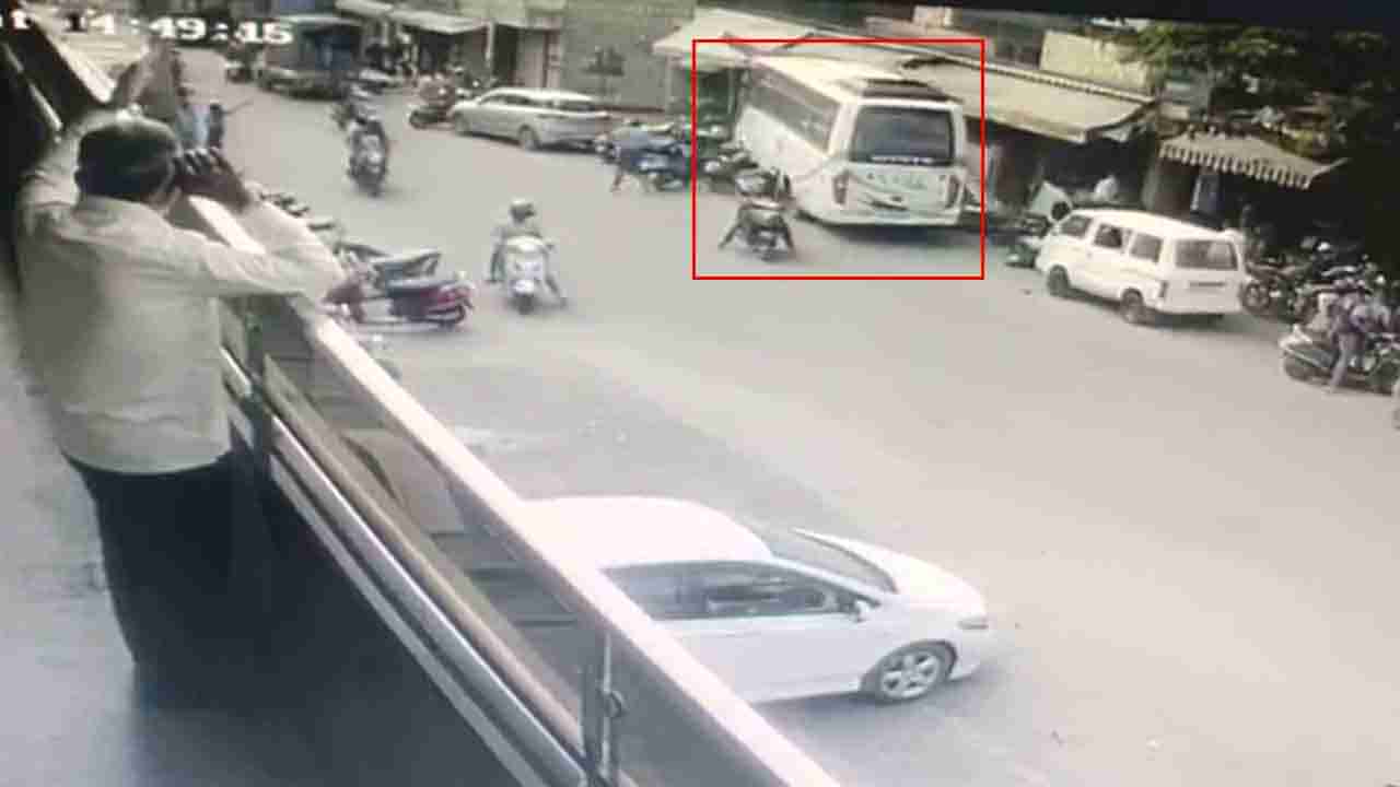 ನೋಡ ನೋಡುತ್ತಿದ್ದಂತೆ ಹೋಟೆಲ್ಗೆ ನುಗ್ಗಿದ ಬಸ್: ಮೂವರು ಗಂಭೀರ