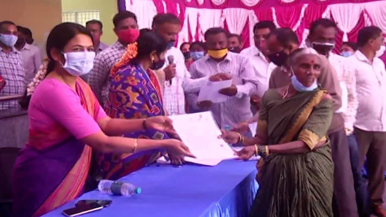 ಮತ್ತೆ ಹೋಬಳಿ ಮಟ್ಟದಲ್ಲಿ ಬಡವರು ಮತ್ತು ರೈತರ ಕೈಹಿಡಿಯಲಿದೆ.. DK ರವಿ ಕನಸಿನ ಕೂಸು! ಮತ್ತೆ ಹೋಬಳಿ ಮಟ್ಟದಲ್ಲಿ ಬಡವರು ಮತ್ತು ರೈತರ ಕೈಹಿಡಿಯಲಿದೆ.. DK ರವಿ ಕನಸಿನ ಕೂಸು!