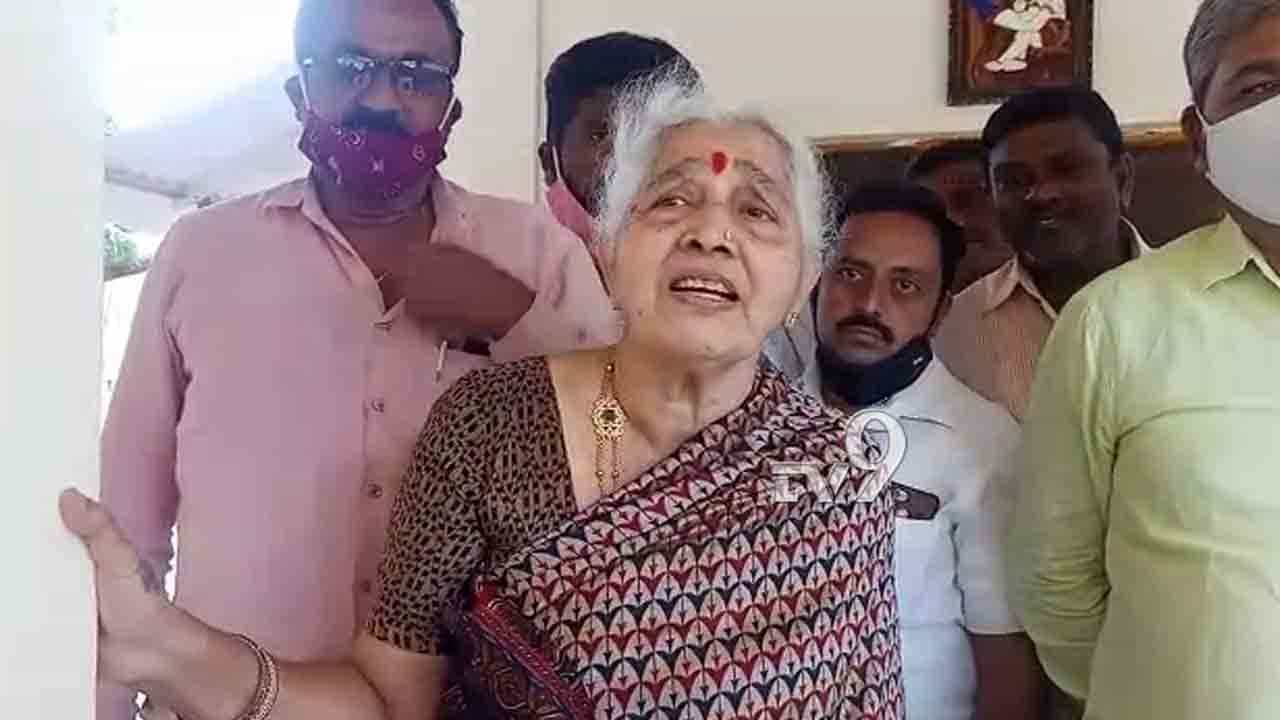 ‘ನನ್ನ ಮಗನ್ನ ಕಂಡ್ರೆ ED, PD, CD ನವರಿಗೆ ತುಂಬಾ ಪ್ರೀತಿ.. ಬೇಕಿದ್ರೆ ನನ್ನೂ ಕರೆದುಕೊಂಡು ಹೋಗಿ’ ‘ನನ್ನ ಮಗನ್ನ ಕಂಡ್ರೆ ED, PD, CD ನವರಿಗೆ ತುಂಬಾ ಪ್ರೀತಿ.. ಬೇಕಿದ್ರೆ ನನ್ನೂ ಕರೆದುಕೊಂಡು ಹೋಗಿ’