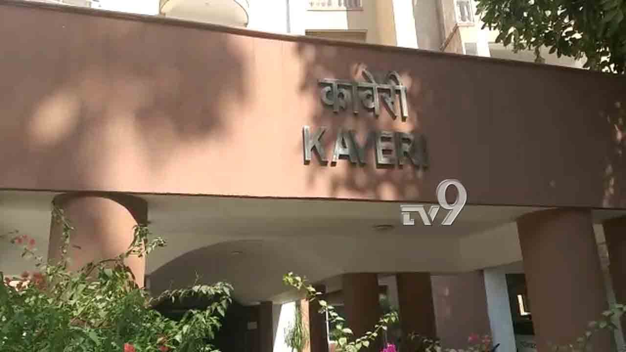 ದೆಹಲಿ-ಮುಂಬೈನಲ್ಲೂ DK ಸುರೇಶ್​ ನಿವಾಸಗಳ ಮೇಲೆ CBI ರೇಡ್​, ಅಭಿಮಾನಿಗಳು ಫುಲ್​ ಶಾಕ್​