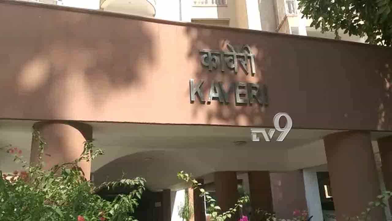 ದೆಹಲಿ-ಮುಂಬೈನಲ್ಲೂ DK ಸುರೇಶ್ ನಿವಾಸಗಳ ಮೇಲೆ CBI ರೇಡ್, ಅಭಿಮಾನಿಗಳು ಫುಲ್ ಶಾಕ್ ದೆಹಲಿ-ಮುಂಬೈನಲ್ಲೂ DK ಸುರೇಶ್ ನಿವಾಸಗಳ ಮೇಲೆ CBI ರೇಡ್, ಅಭಿಮಾನಿಗಳು ಫುಲ್ ಶಾಕ್