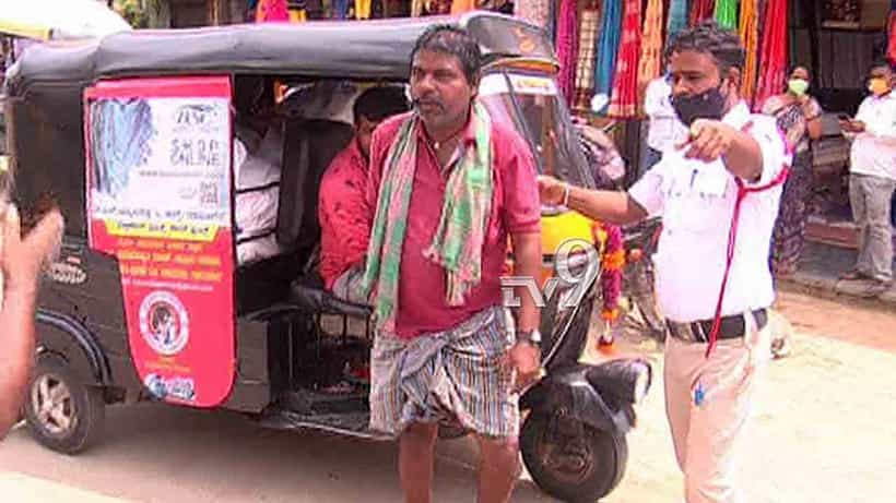 ‘ಯಾಕೆ ಮಾಸ್ಕ್ ಹಾಕೊಂಡಿಲ್ಲ? ನಡೀ.. ಕೊರೊನಾ ಟೆಸ್ಟ್ ಮಾಡಿಸ್ಕೋ.. ಪಾಸಿಟಿವ್ ಬಂದ್ರೇ!’