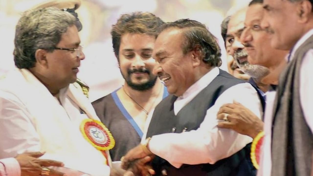 ಸಿದ್ಧರಾಮಯ್ಯ ವರ್ತನೆಯಿಂದಲೇ ಕಾಂಗ್ರೆಸ್ ನೆಲಕಚ್ಚಿದೆ: ಸಚಿವ ಈಶ್ವರಪ್ಪ ಸಿದ್ಧರಾಮಯ್ಯ ವರ್ತನೆಯಿಂದಲೇ ಕಾಂಗ್ರೆಸ್ ನೆಲಕಚ್ಚಿದೆ: ಸಚಿವ ಈಶ್ವರಪ್ಪ