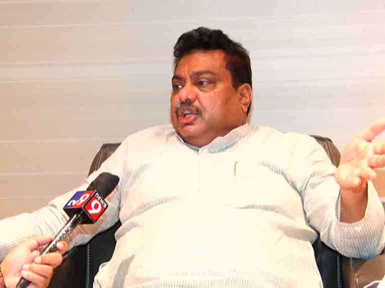 ವಿಜಯಪುರ: ಕೊರೊನಾ ಸಂಕಷ್ಟದಲ್ಲಿ ಬಿಎಲ್ಡಿಇ ಆಸ್ಪತ್ರೆಯಲ್ಲಿ ಹಾಸಿಗೆ ಸಂಖ್ಯೆ ಏರಿಕೆ, ಚಿಕಿತ್ಸಾ ಶುಲ್ಕ ಇಳಿಕೆ ವಿಜಯಪುರ: ಕೊರೊನಾ ಸಂಕಷ್ಟದಲ್ಲಿ ಬಿಎಲ್ಡಿಇ ಆಸ್ಪತ್ರೆಯಲ್ಲಿ ಹಾಸಿಗೆ ಸಂಖ್ಯೆ ಏರಿಕೆ, ಚಿಕಿತ್ಸಾ ಶುಲ್ಕ ಇಳಿಕೆ