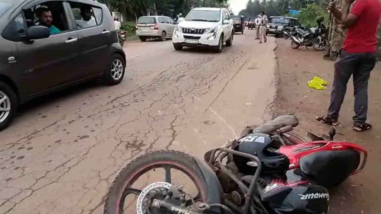 ಬಂಟ್ವಾಳ: ತಲವಾರ್ನಿಂದ ಕೊಚ್ಚಿ ಕೊಚ್ಚಿ ರೌಡಿಶೀಟರ್ ಬರ್ಬರ ಹತ್ಯೆ ಬಂಟ್ವಾಳ: ತಲವಾರ್ನಿಂದ ಕೊಚ್ಚಿ ಕೊಚ್ಚಿ ರೌಡಿಶೀಟರ್ ಬರ್ಬರ ಹತ್ಯೆ
